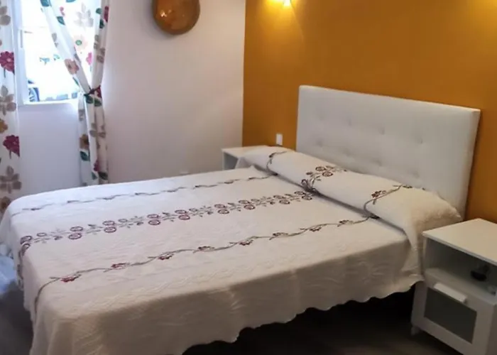 Encantador En * Дения